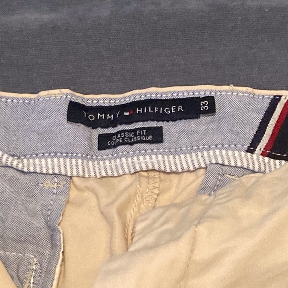 Tommy Hilfiger Shorts - Picture 2 of 3